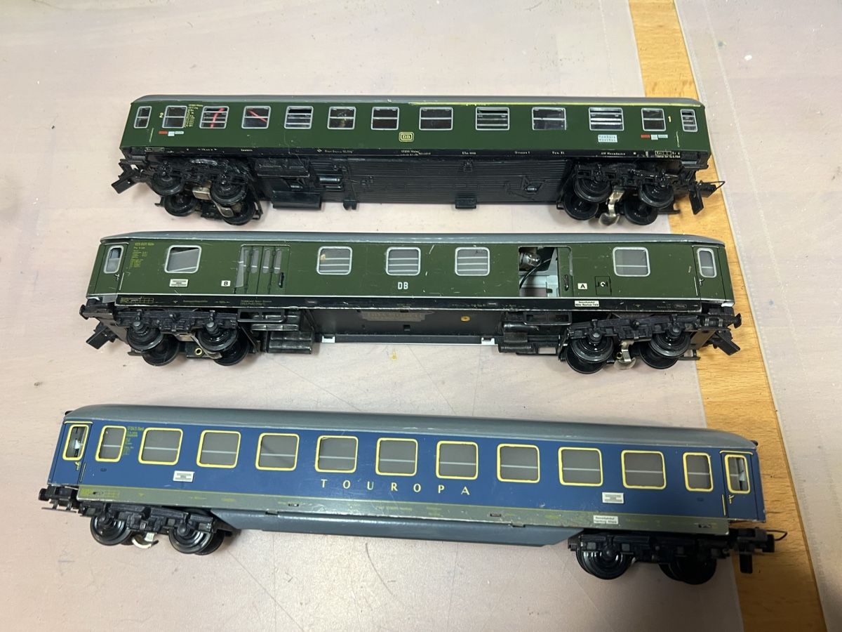 Trix Modellini di ferrovie: Div Personenwagen – Usato da Dübendorf venduto da Troggy
