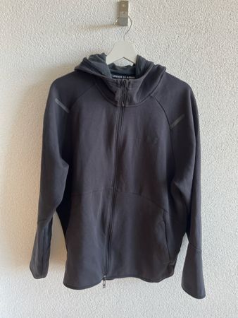 Jaquette noire under armour
