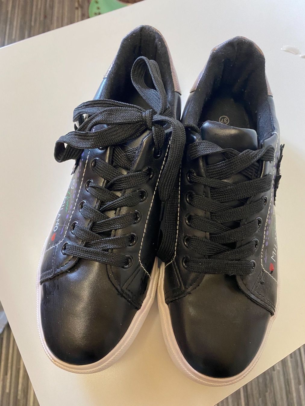 Scarpe per ragazze: Schuhe Turnschuhe Sneaker – Usato da Dietlikon venduto da Ss11 2