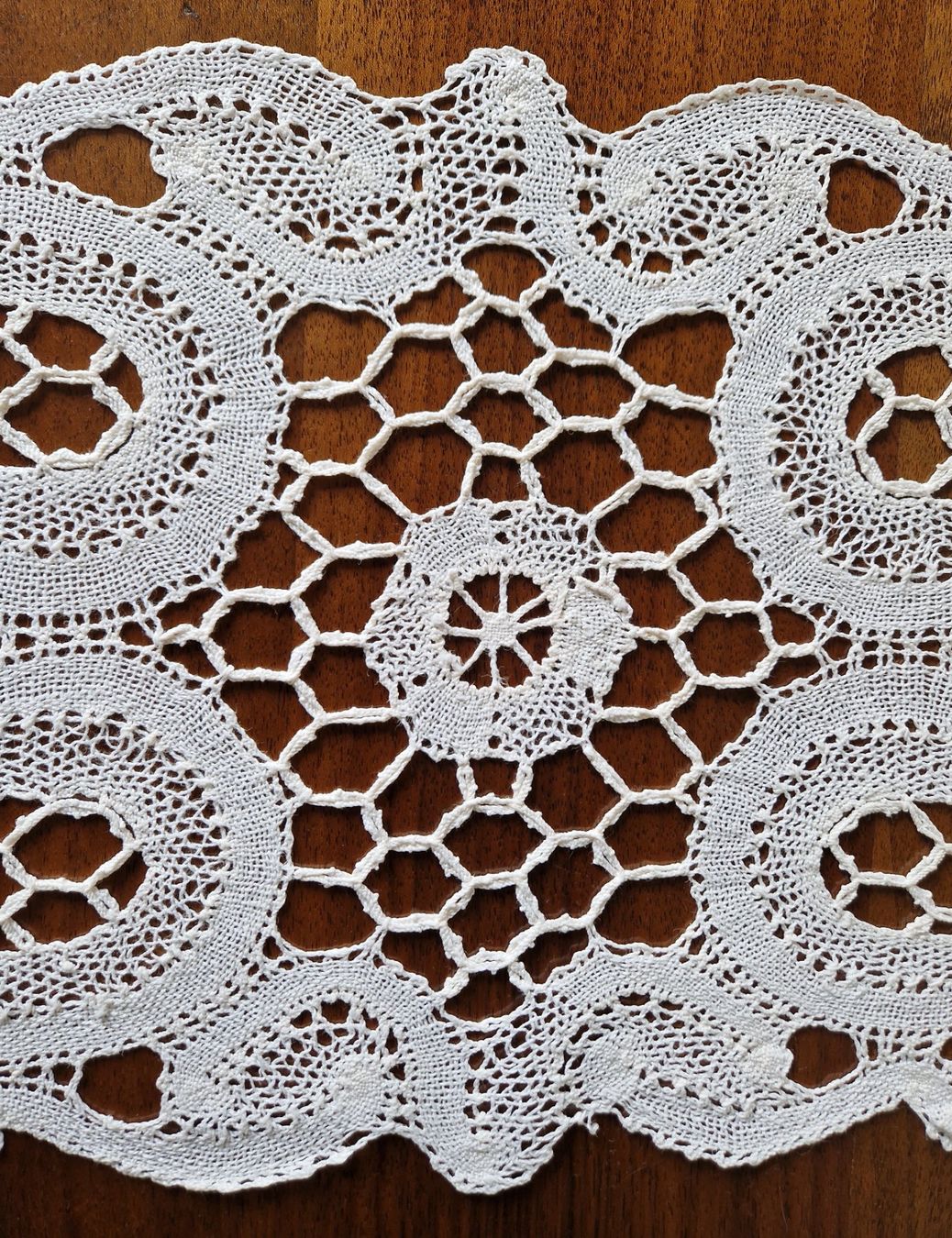 Altra biancheria da tavola: Deckeli  Klöppelsptize 24.5x54cm – Usato da Bern venduto da Antikbatik 1
