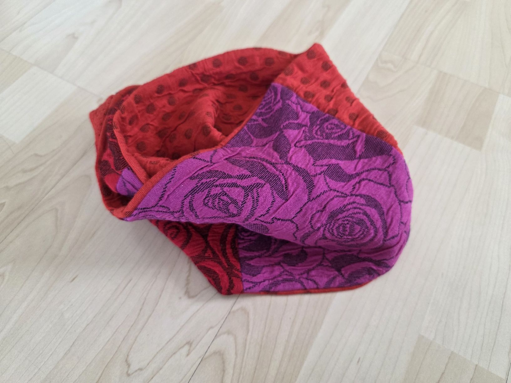 Foulard & Sciarpe: Schlauchschal, Loop mit Rosenmuster, rot-pink, Baumwolle  – Usato da Suhr venduto da andreas_2008