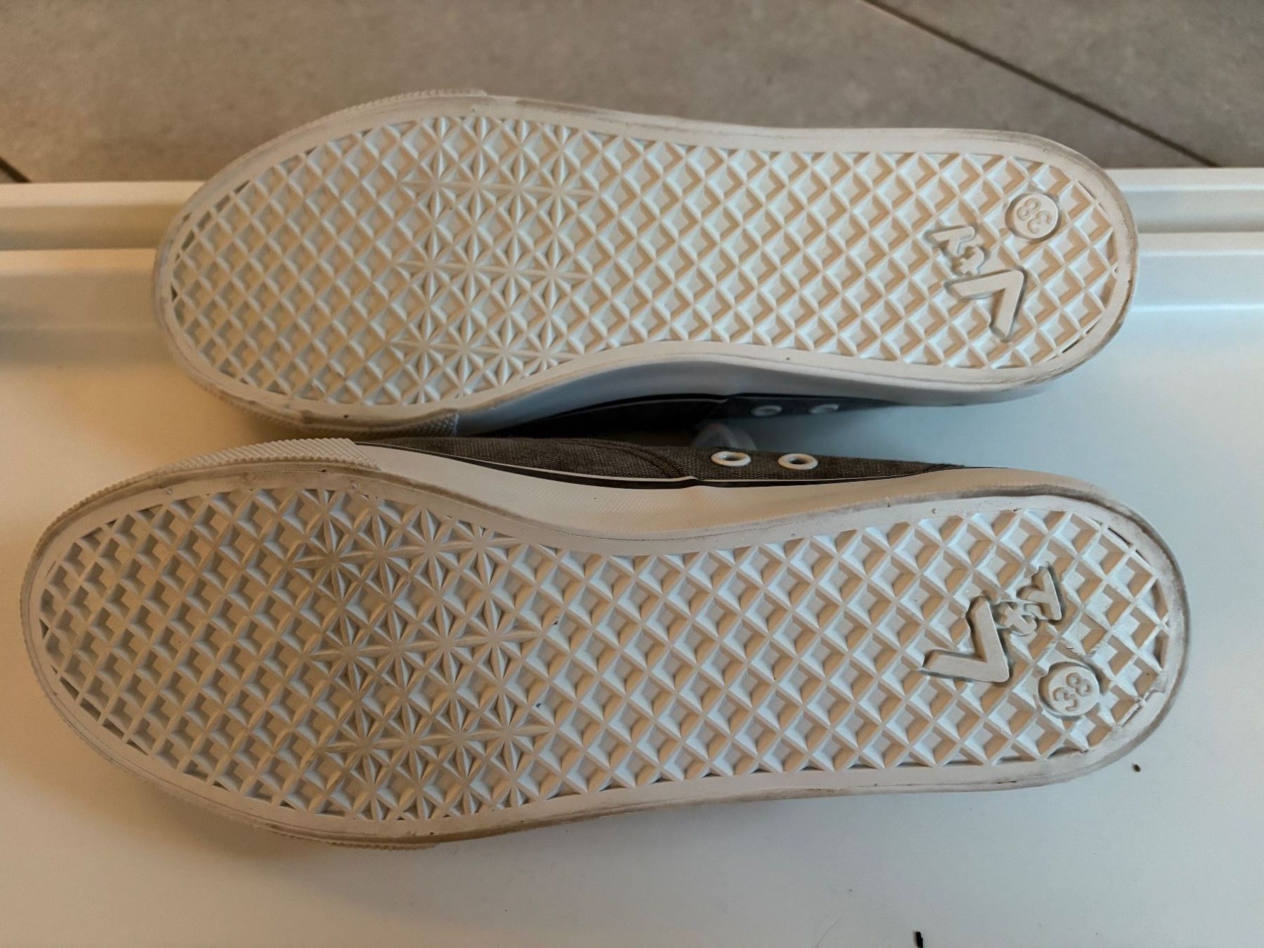 Scarpe da donna: Schuhe Vty Grösse 38 – Usato da Auenstein venduto da 5222 2