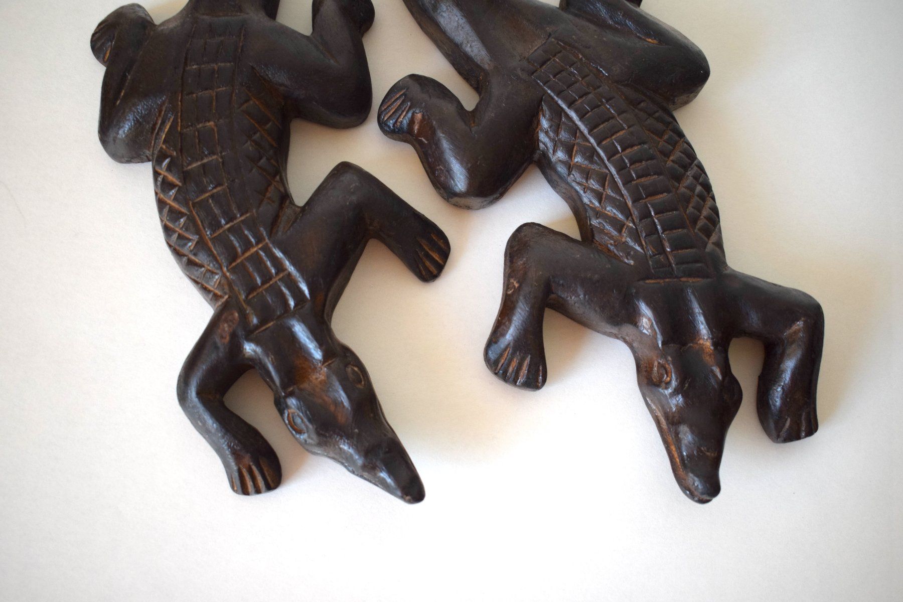 Statuette: TOP Gr. Krokodile Holz Tierfigur gross – Usato da Dulliken venduto da ichwettichhett 2