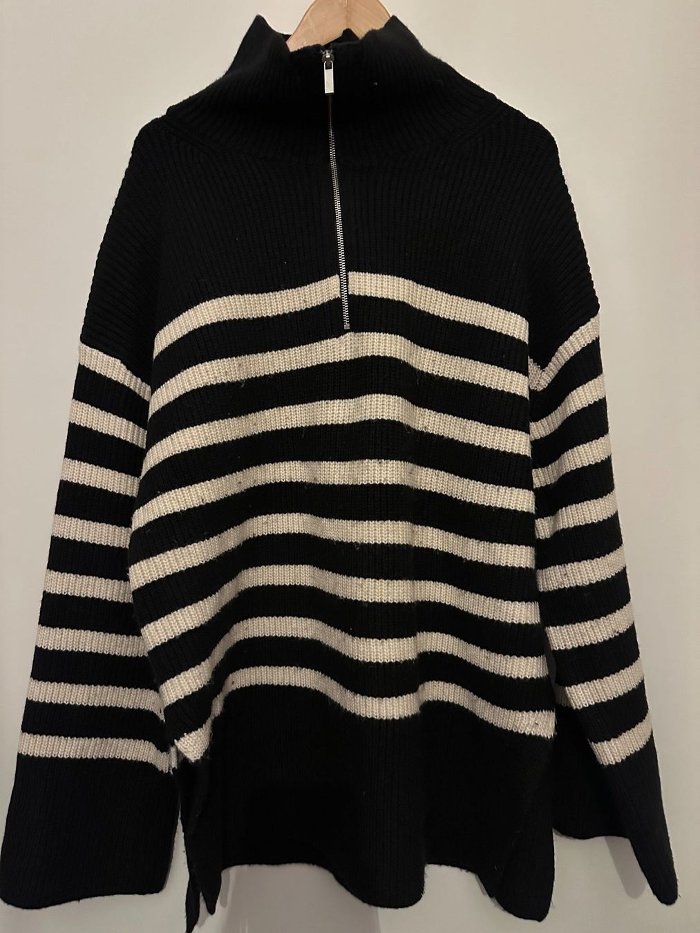H&M Maglioni & Felpe: Oversize Strickpullover  - S/W gestreift – Usato da Zürich venduto da 72strandkorb