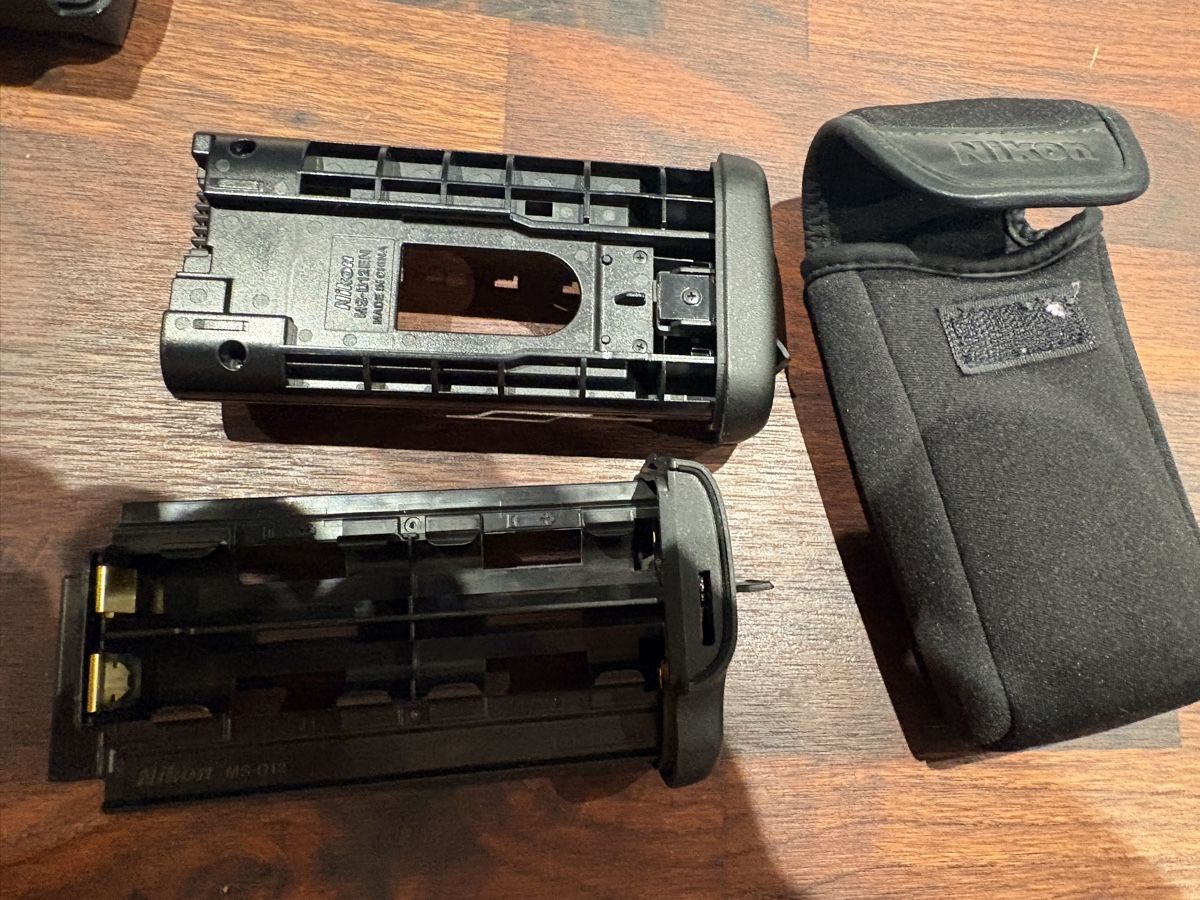 Nikon Akkus: Nikon Multi Power Battery Pack MB-D12 – Neu (gemäss Beschreibung) aus Zürich von JoCasel 7