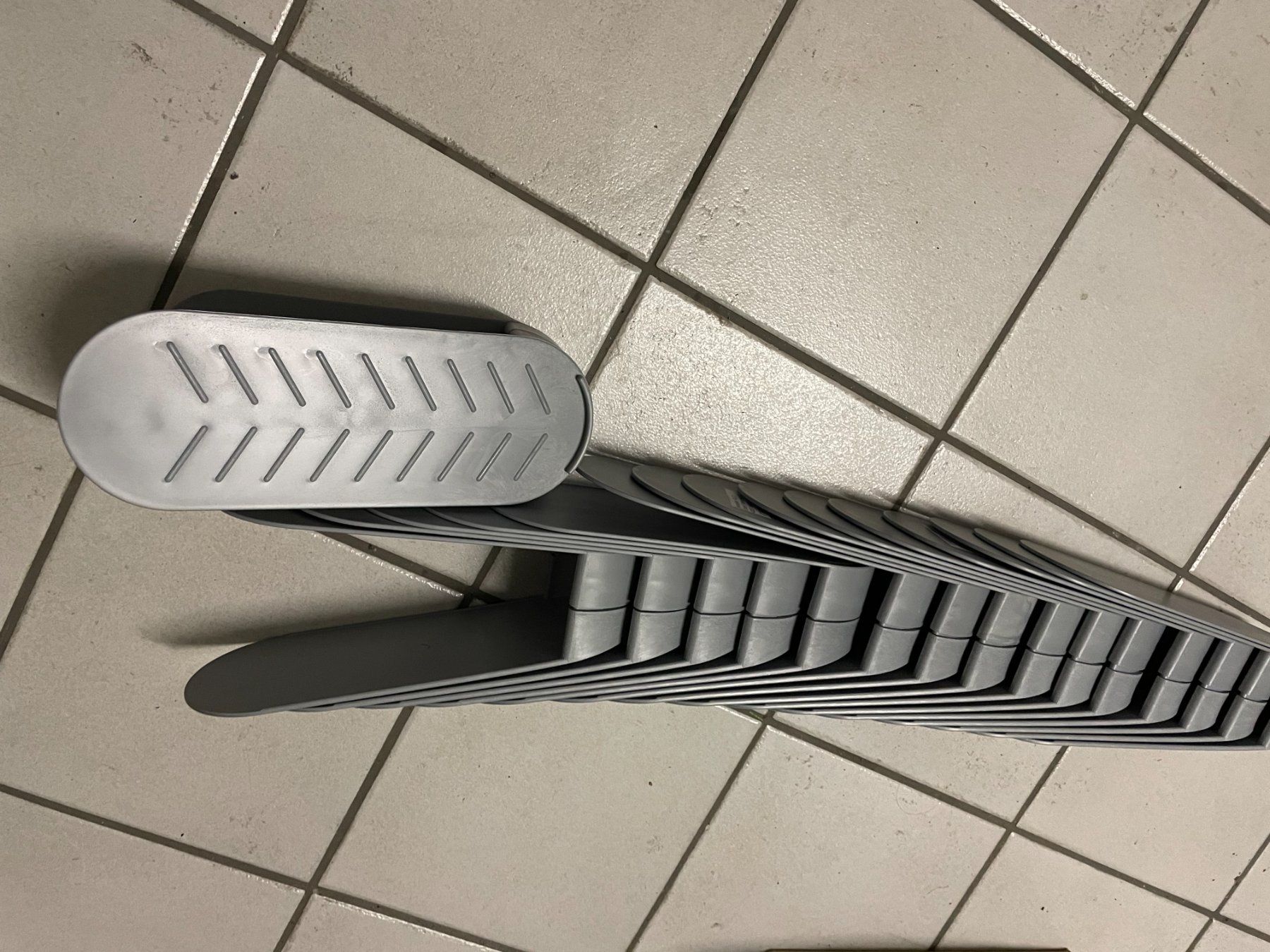 Wenko Guardaroba: 15 Stück Schuh-Organizer Wenko – Usato da Cham venduto da Chomer.60 3
