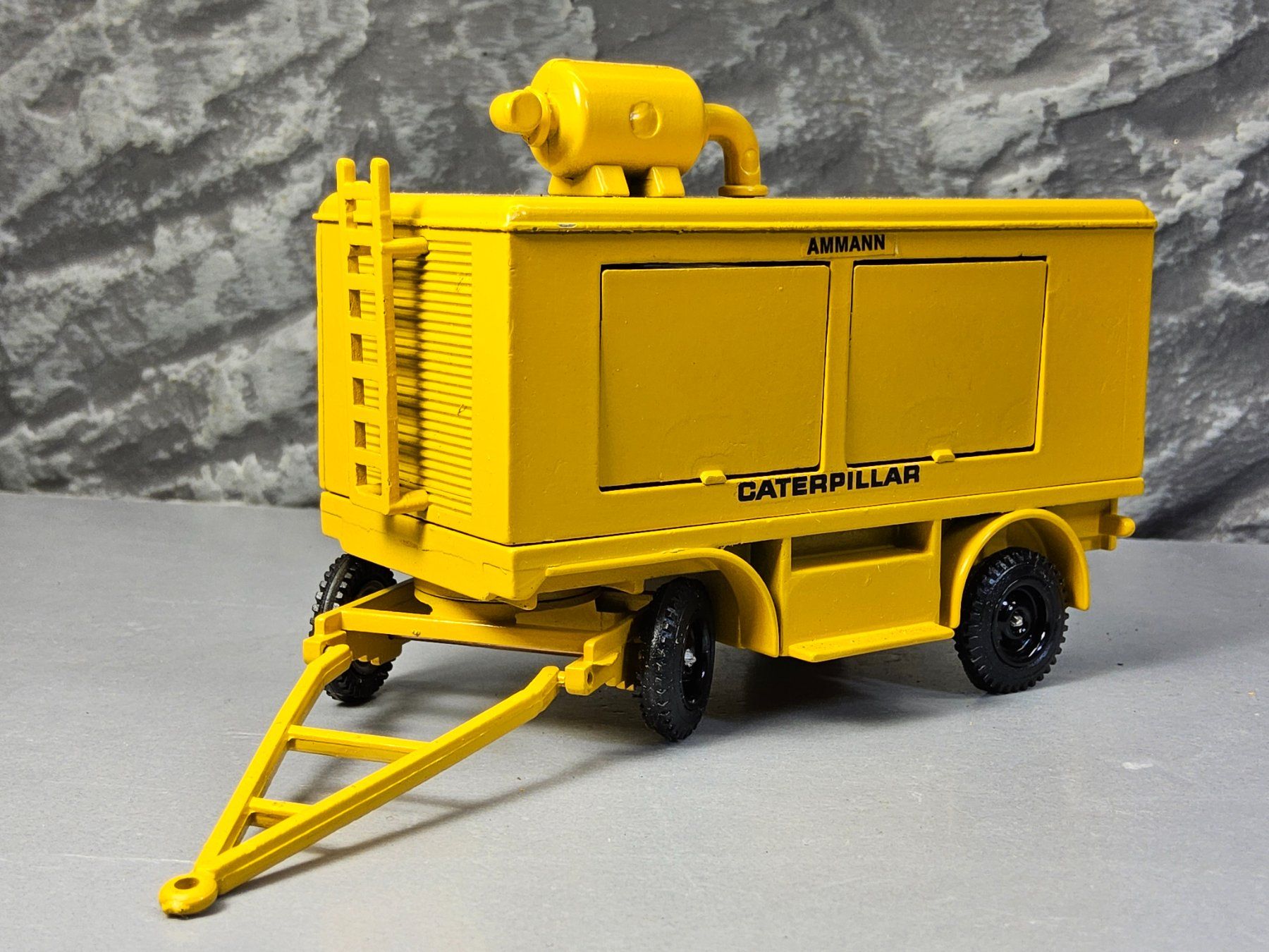 Caterpillar Kits de montage: Zeppelin Stromaggregat mit Caterpillar Motor Generator 1:50 – D'occasion à Rüti ZH par ModellArt 6