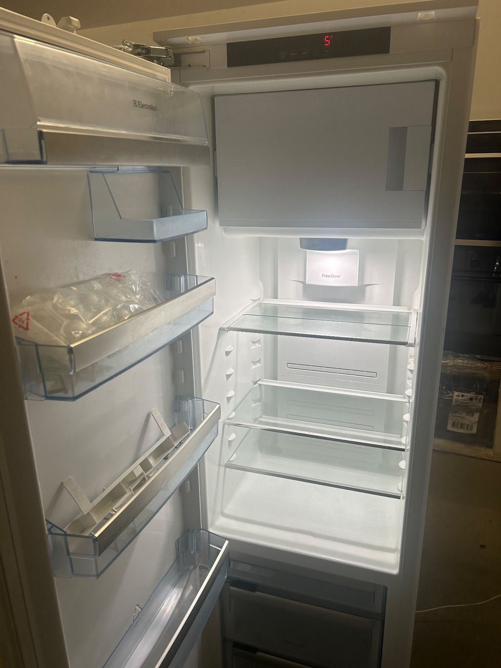 Electrolux Frigoriferi: Electrolux Kühlschrank – Usato da Zürich venduto da Barca10 2
