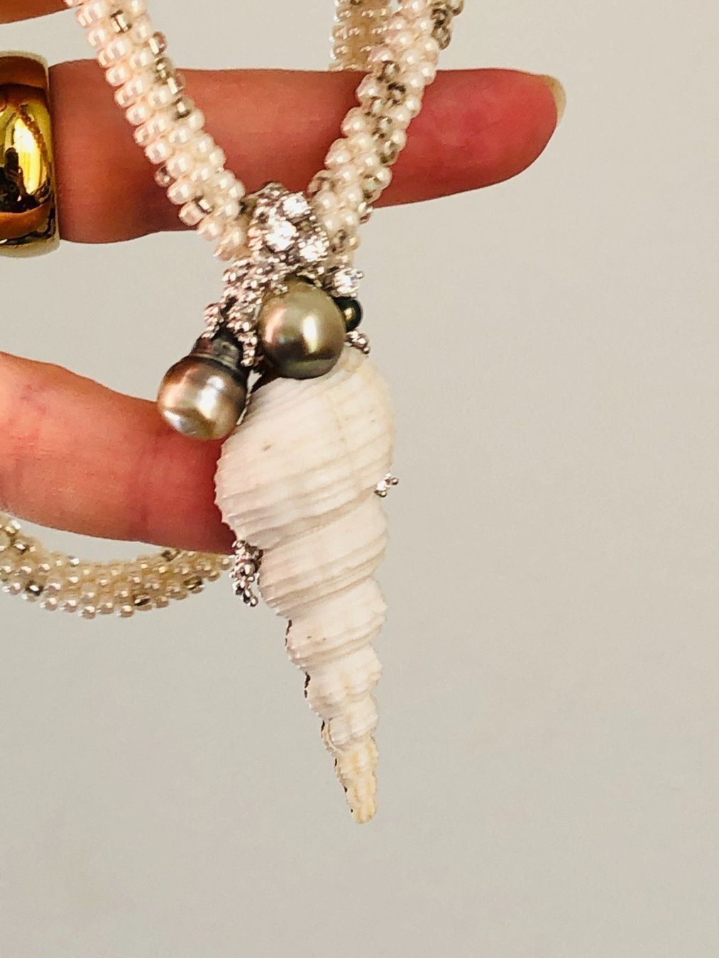 Colliers: COLLIER – Neuf avec emballage d'origine à Genève par AGBERG 8