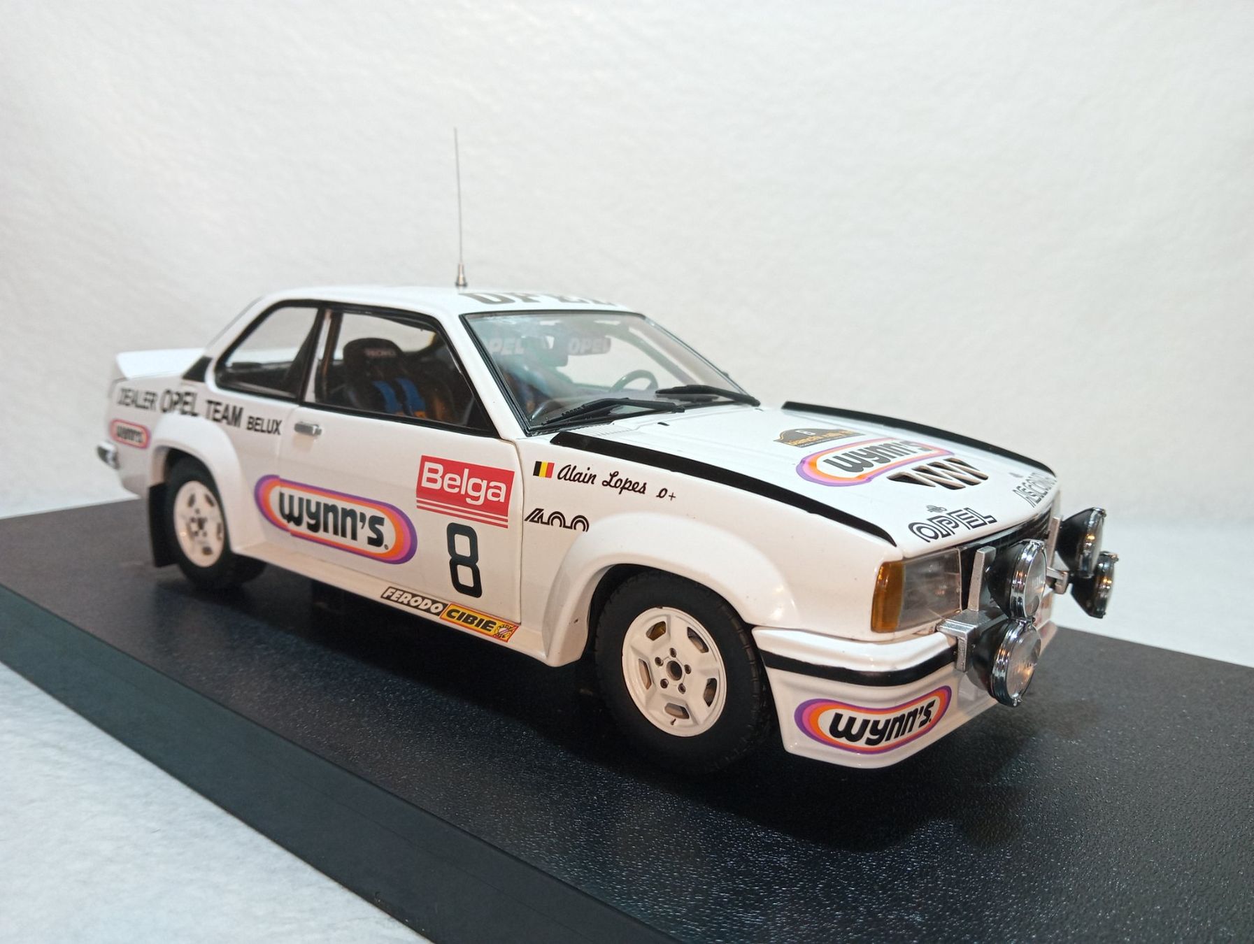 Opel Modellini d'auto: Opel Ascona 400 Rally – Nuovo e nell'imballaggio originale da Huttwil venduto da Secondtrain 1