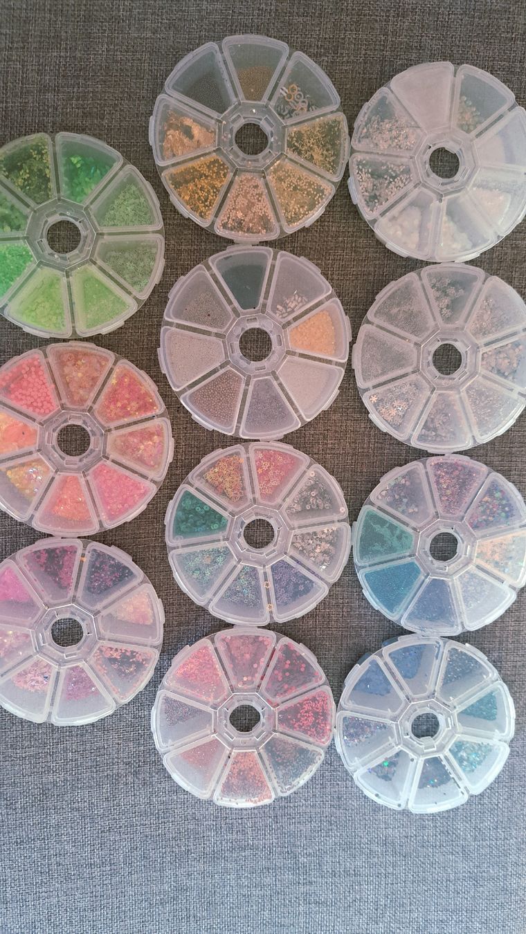 Unghie finte: Gestell mit Nailart – Usato da Büron venduto da ci79 5