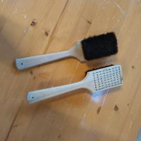 2xHolzbürste