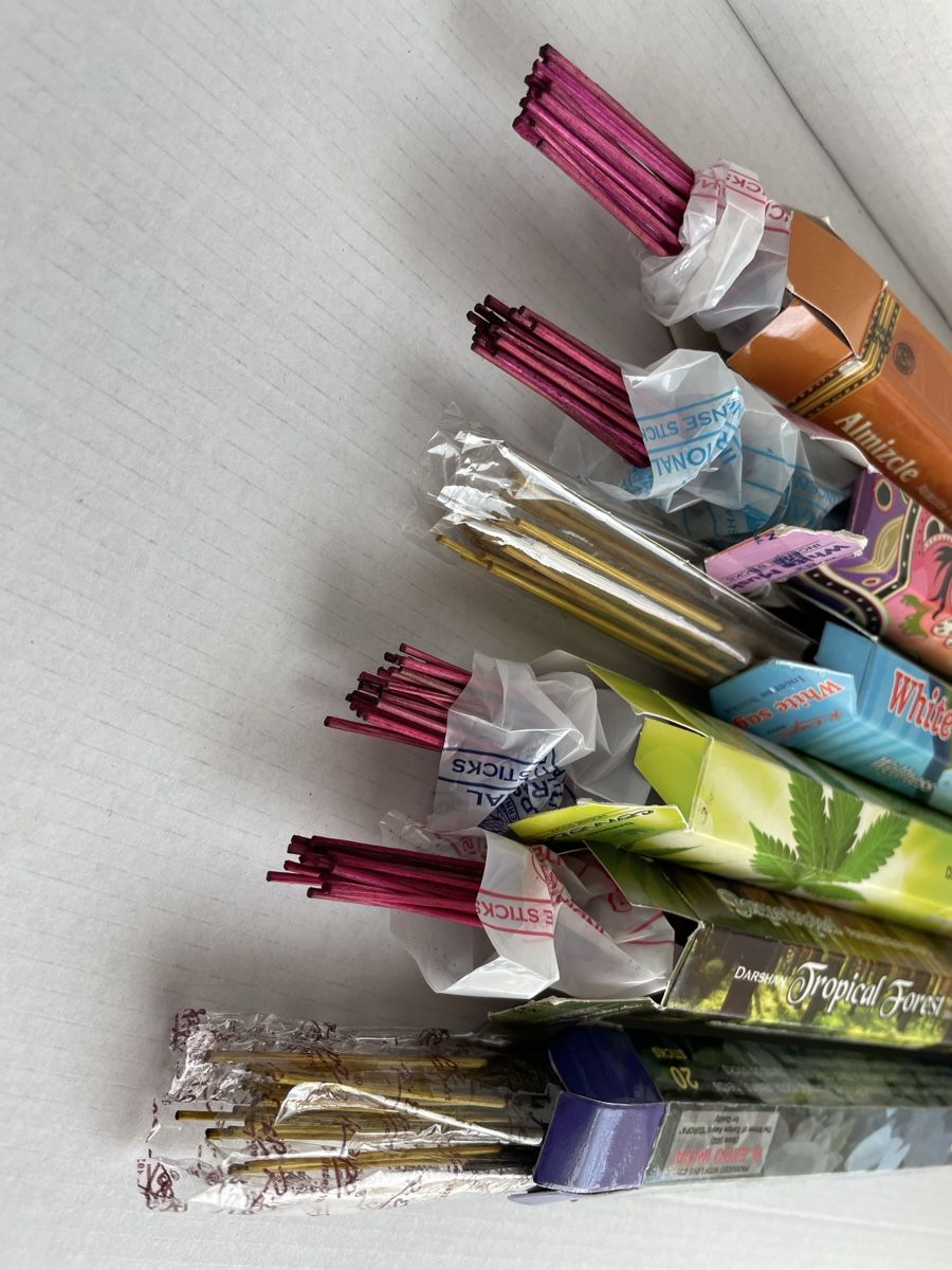 Spray per ambienti: Räucherstäbchen Halter mit div. Duftstäbchen – Nuovo (secondo la descrizione) da Rümlang venduto da resale35 2