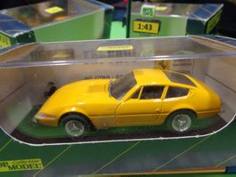Ferrari 365 GTB4  1-43 (mit Box) Top-Modell  (B002)