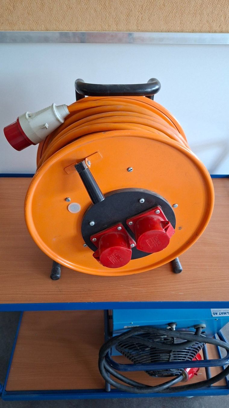 Kabel: CEE16 Kabellrolle 40m – Gebraucht aus Illnau von sthaenni