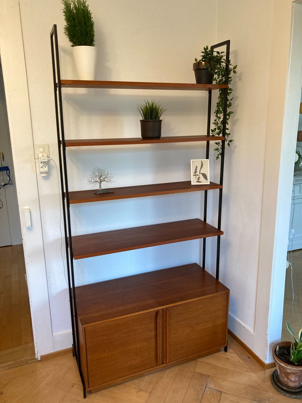 Scaffali: Mid Century Teak Regal – Usato da Zürich venduto da miketreeman