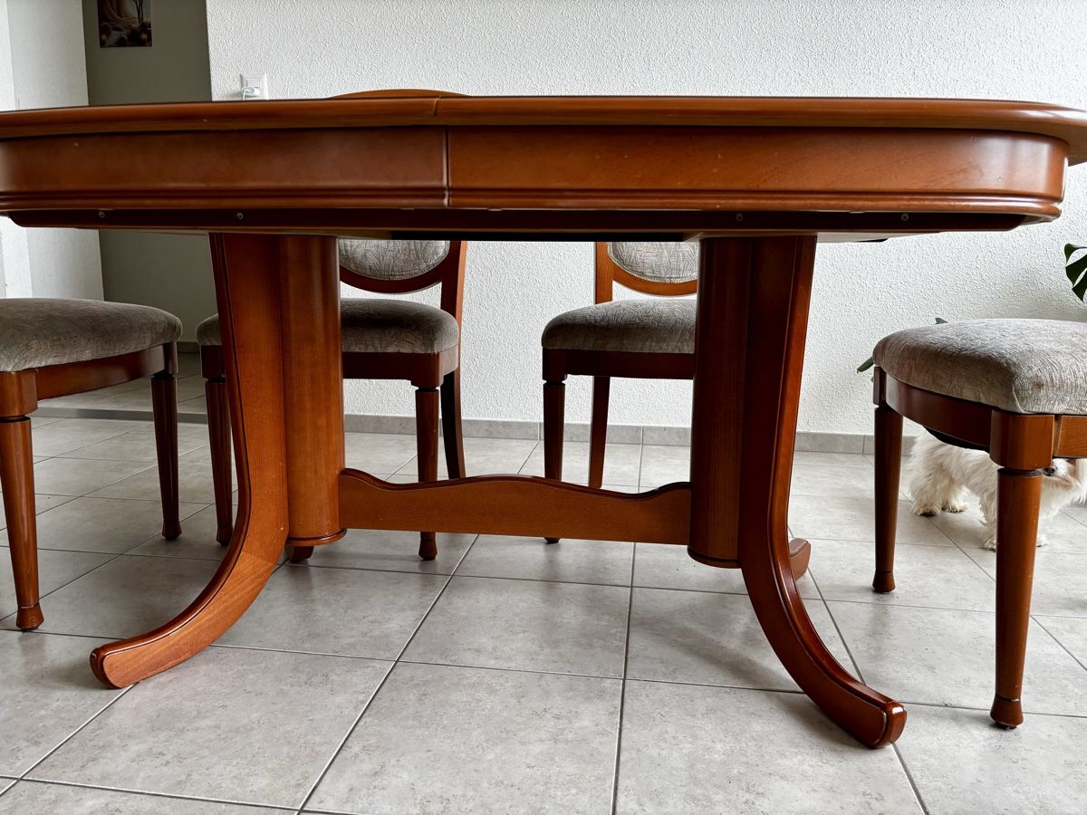 Tavoli: EDEL Baumnuss Massiv Holz Tisch – Usato da Dottikon venduto da Alles-meine 2