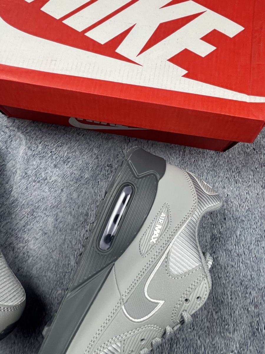 Nike Scarpe da uomo: Nike Air Max 90 Herren grau neue Ware – Nuovo (secondo la descrizione) da Luzern venduto da 041Vintage 4