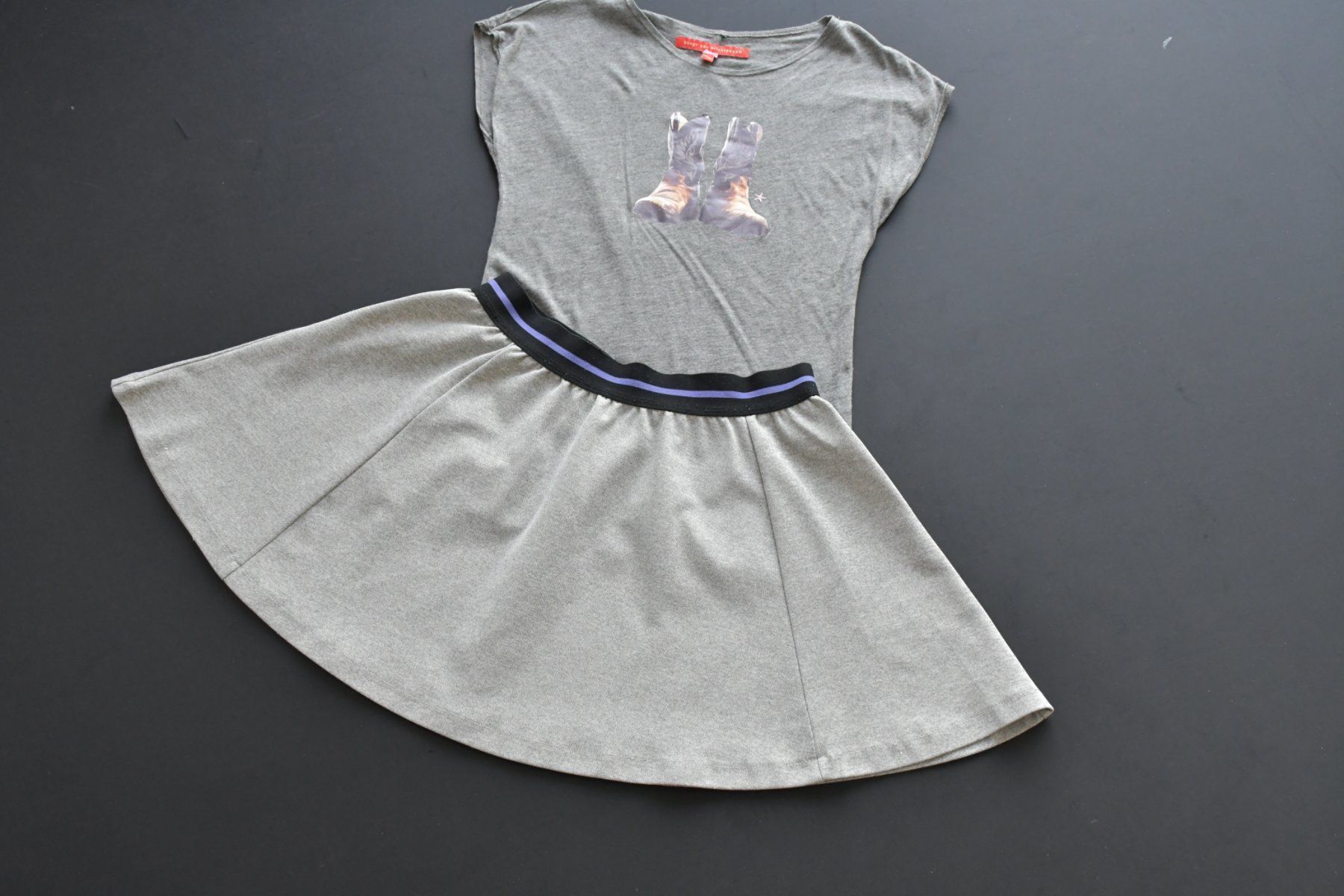 Vestiti & Gonne: Tshirt , Rock von Bengh gr. 152 – Usato da Nuglar venduto da Korsika2 2