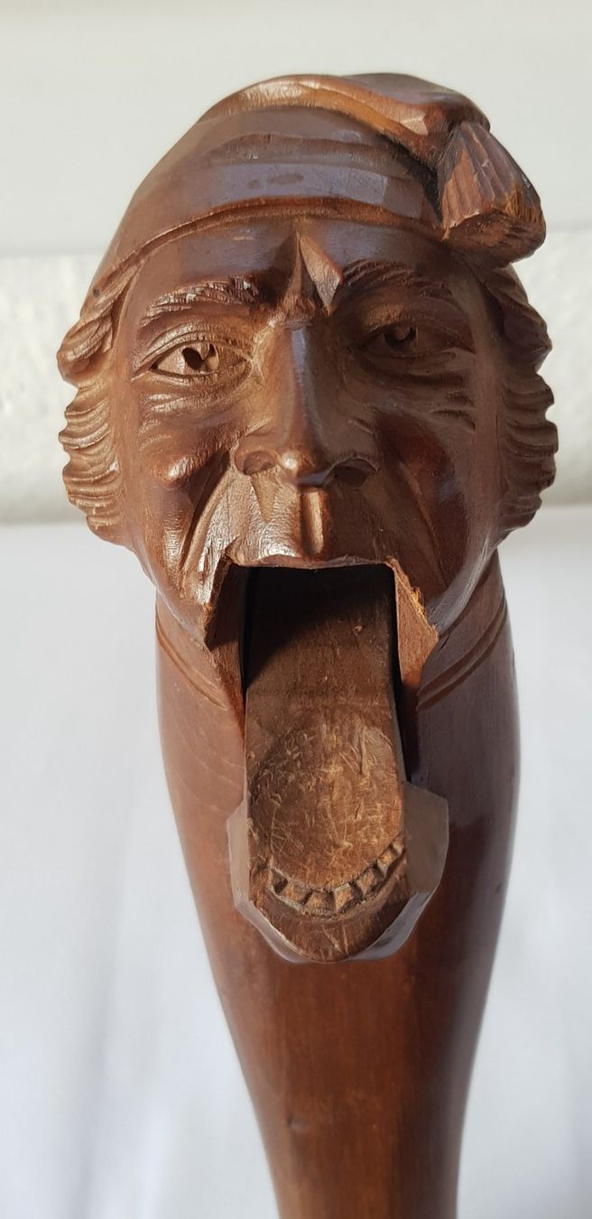 Statuette: Nussknacker "Männli mit Zipfelmütze" geschnitzt Brienz – Usato da Dällikon venduto da Toyfan 2
