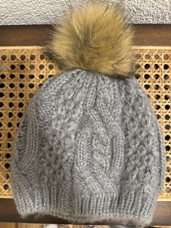 Wintermütze Strickmütze grau mit Bommel Kunstfell Grösse Ein