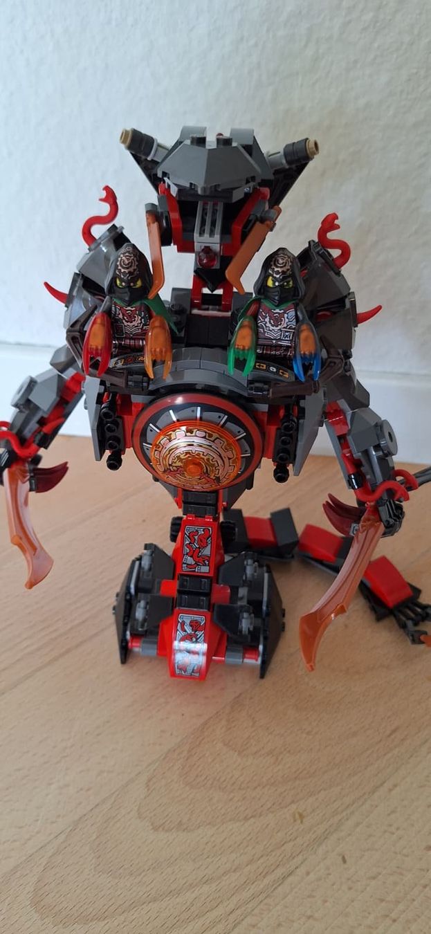 Lego Kit di costruzioni: Lego Ninjago Iron Doom – Usato da Egnach venduto da sea_2zvc