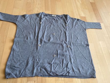 Grauer Pullover TU gross geschnitten