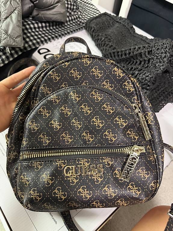 Zaini: GUESS MINI RUCKSACK – Usato da Märstetten venduto da sha_9p7c