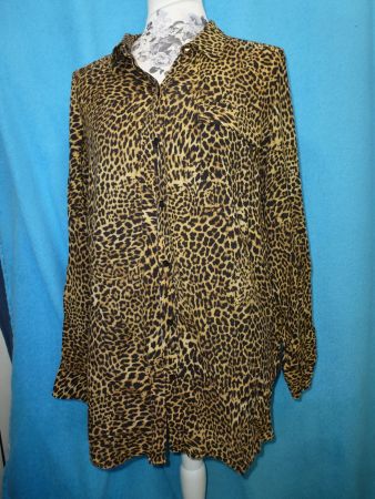LONGBLUSE GR M LEO STYLE LANGARM HINTEN LÄNGER ALS VORNE