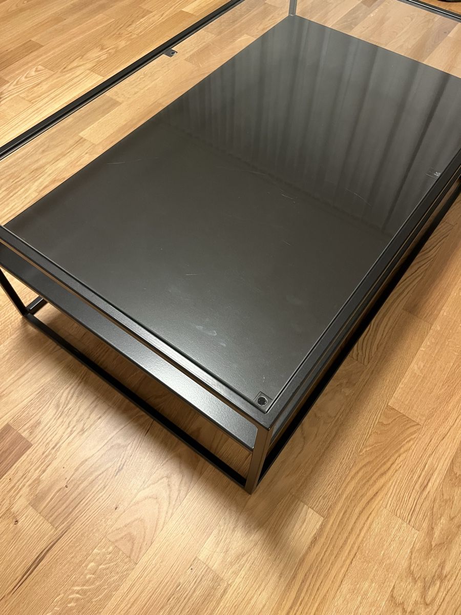 Pfister Tables: Sofa Tisch mit Glasplatte  – D'occasion à Basel par juliaannika 2