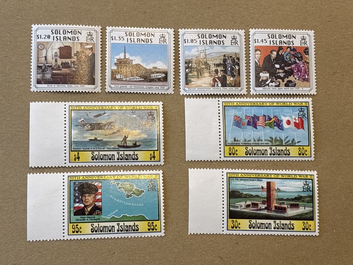 Tutti i francobolli: Solomon Islands Briefmarkensatz 2. WK – Nuovo e nell'imballaggio originale da Zürich venduto da engebrunau