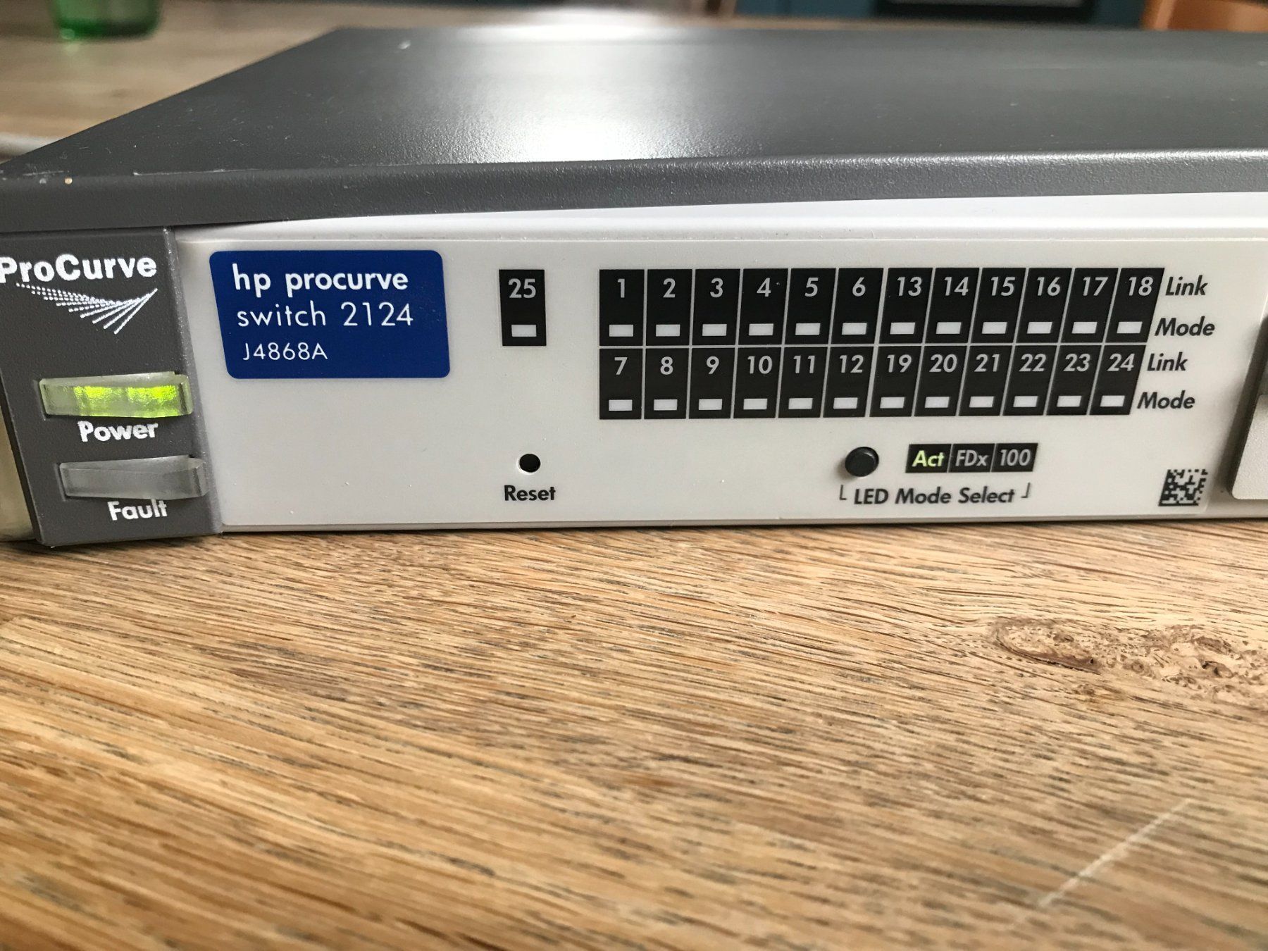 Hewlett Packard PC: HP Procurve Switch 2124 J4868A – Usato da Näfels venduto da Madresue 2