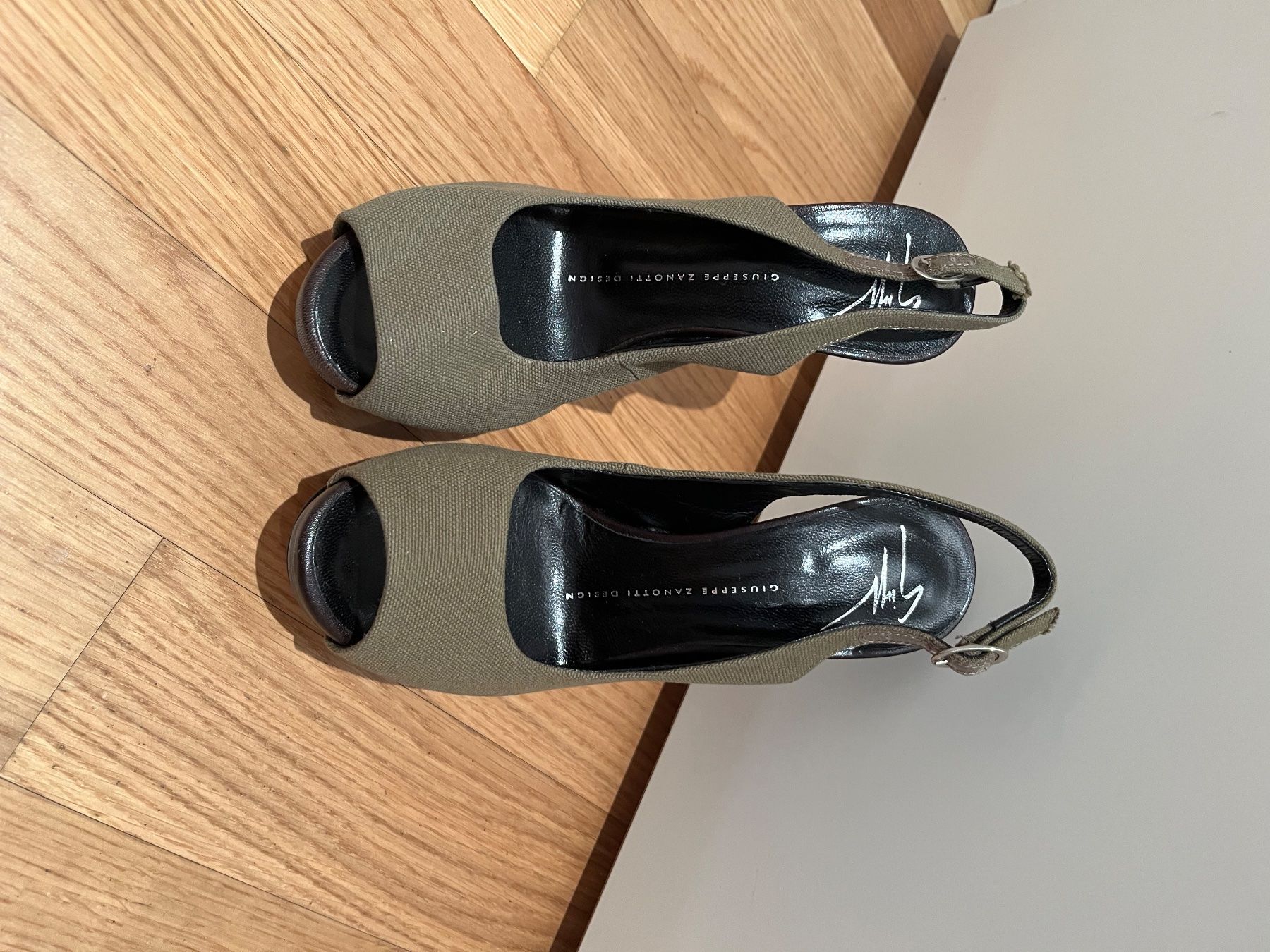 Zanotti Damenschuhe: Giuseppe Zanotti, Sandalen, Grösse 36.5 – Neu (gemäss Beschreibung) aus Baar von sim_5d6l 1