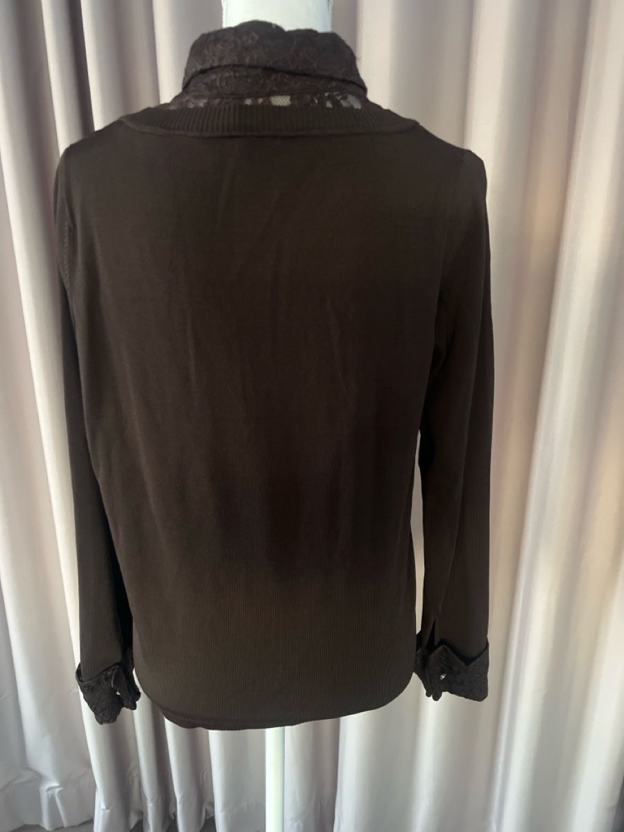 Madeleine Maglioni & Felpe: Schokobrauner Pullover mit Spitzenkragen - Gr. 42 – Usato da Uetikon am See venduto da Sarahm76 1