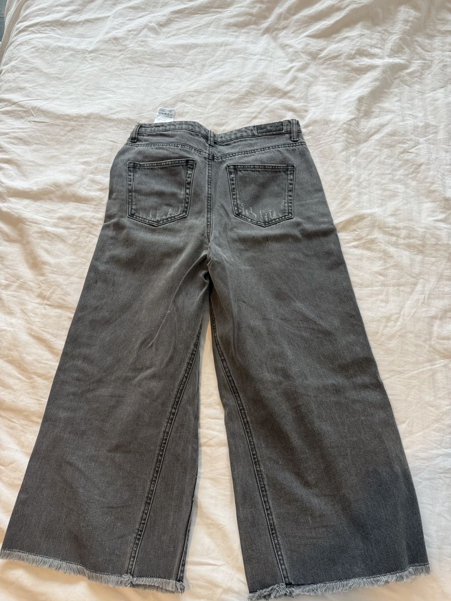 Jeans: Pantalon large gris Weekday, S – Usato da La Chaux-de-Fonds venduto da ard_8v5l 1