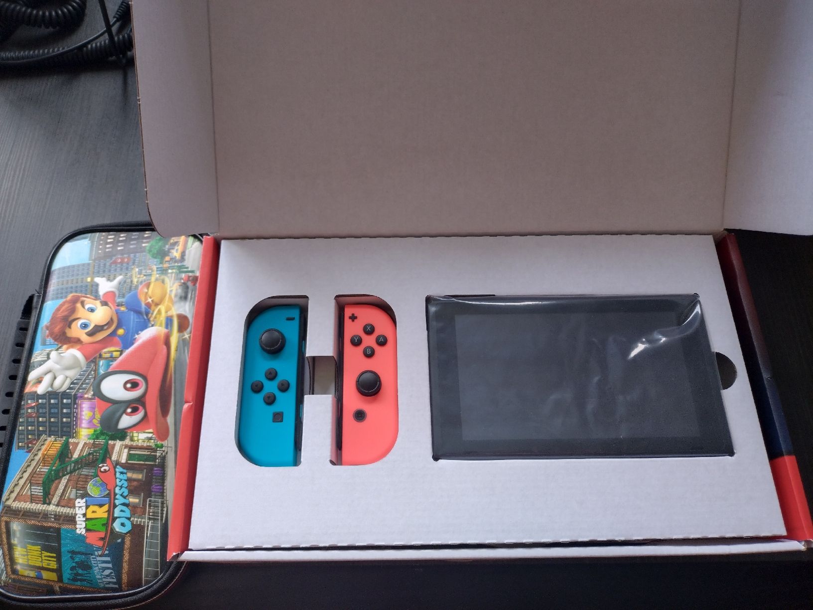 Nintendo Console: Nintendo Switch + Housse de protection – Usato da Lutry venduto da MorgiiS 1