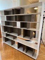 MADE IN SWITZERLAND – Designer Raumteiler / Bücherregal aus