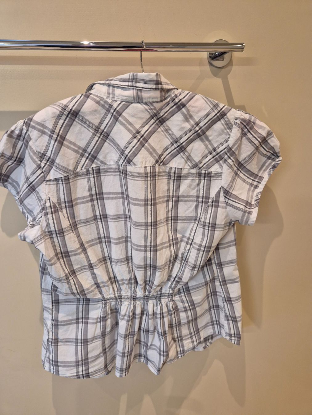 C&A Camicette: Sommerbluse weiss/grau kariert, Gr. 44 – Usato da Dietikon venduto da grafad 1