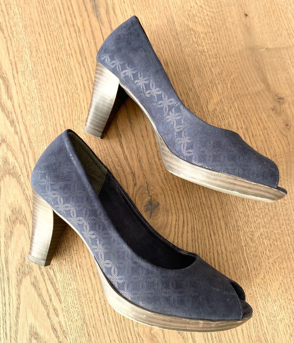 Scarpe da donna: Gr 37 dunkelblauer Pumps TOP – Usato da Rickenbach b. Wil venduto da sunneschii_ 1