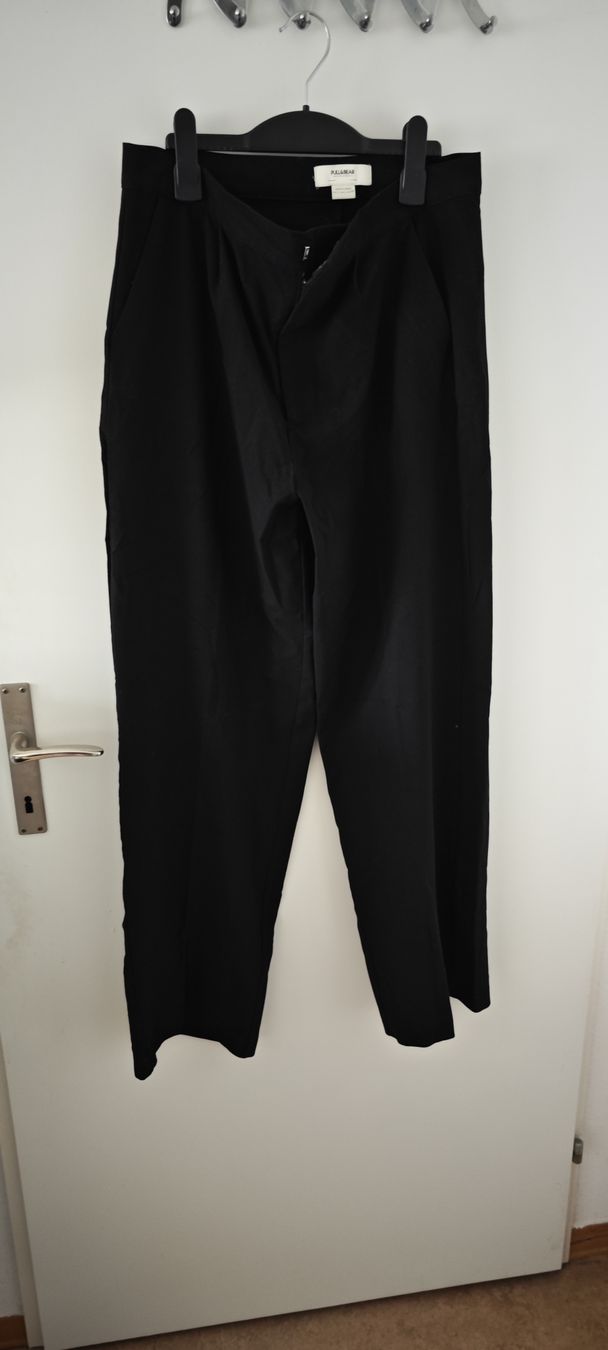 Pull&Bear Pantaloni: PULL & BEAR, schwarze Hose, gösse L – Usato da Wädenswil venduto da macik