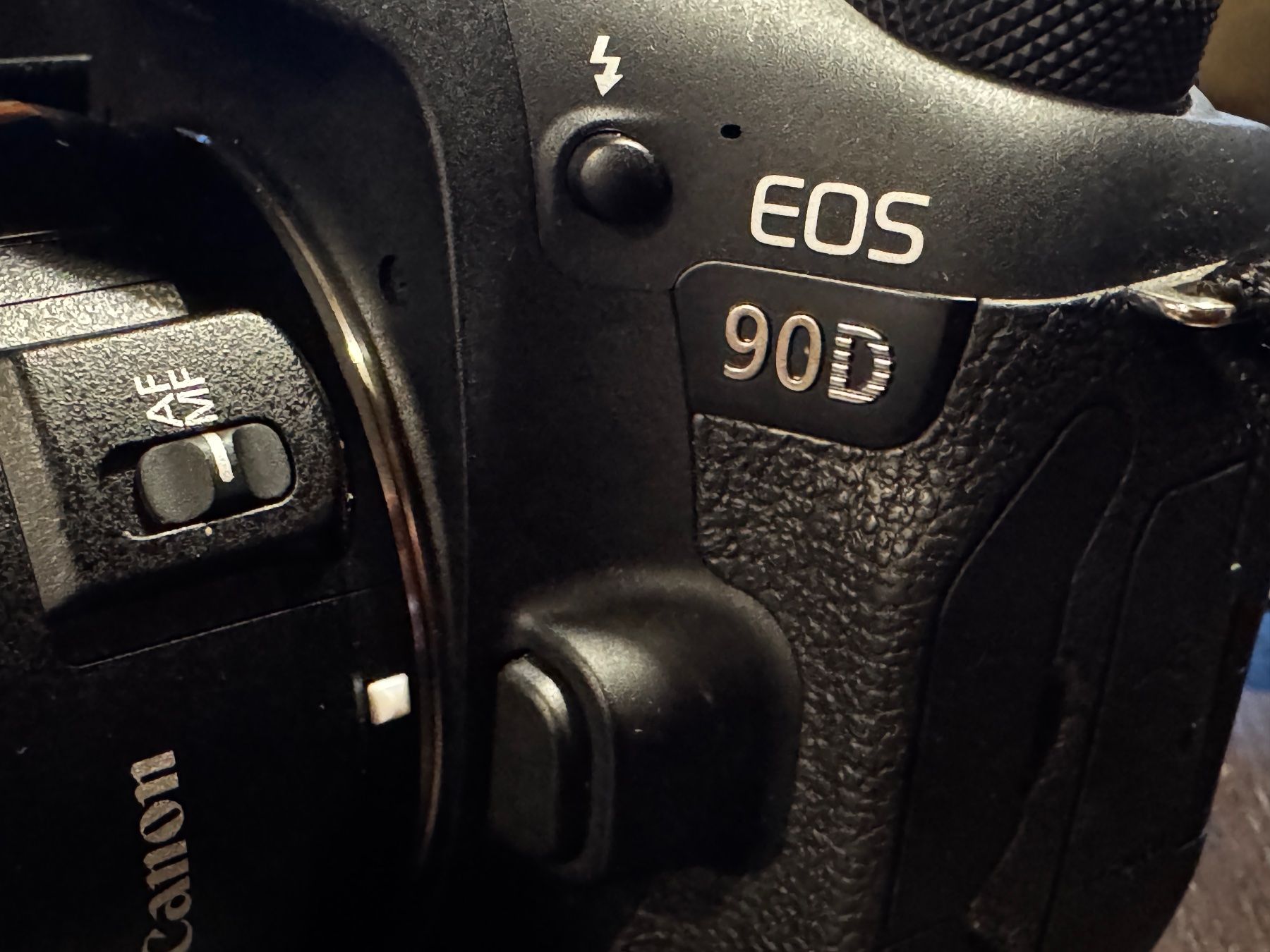 Canon Appareil photo: Kamera Canon EOS 90D, Objektiv EFS 60mm – D'occasion à Trimstein par sab_j6rf 3