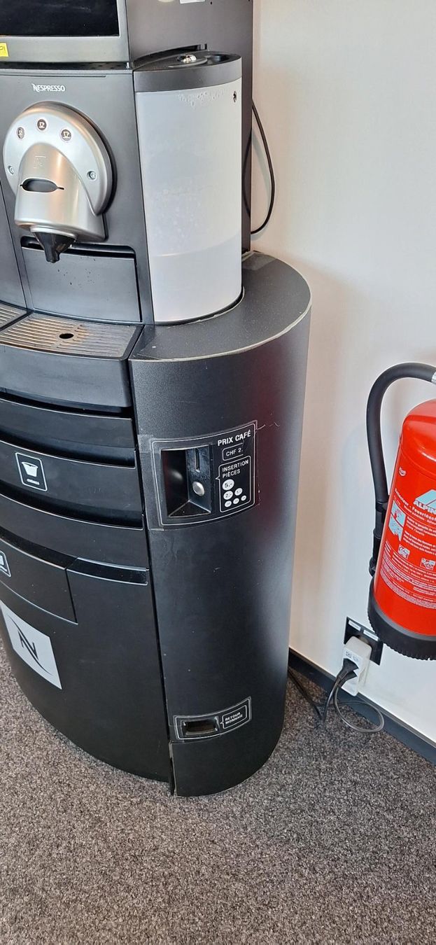 Nespresso Macchine per caffè & Macchine per espresso: Nespresso Tower GEMINI 200 – Usato da Genève venduto da Venci-GE 4