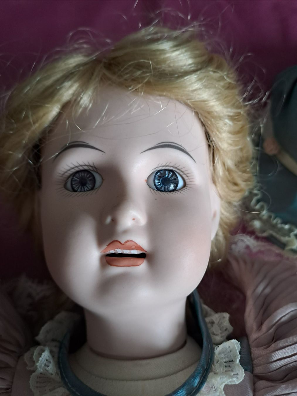 Puppen: Puppe mit grossem Hut – Gebraucht aus Aadorf von Stampeders 4