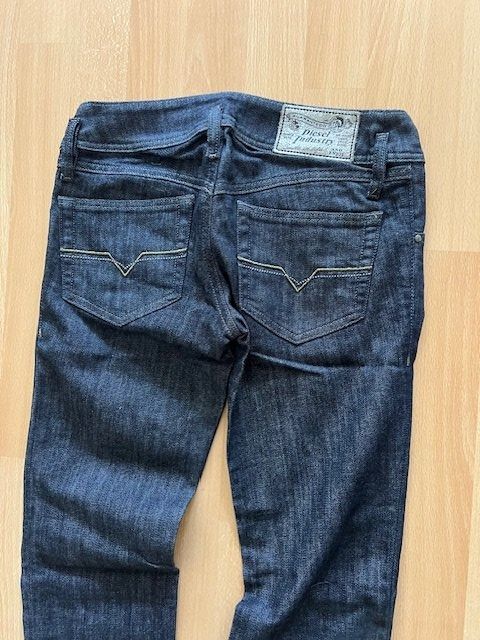 Diesel Jeans: Jeans Diesel Gr. 26|32 – Usato da Wabern venduto da MagdalenaWabern 3