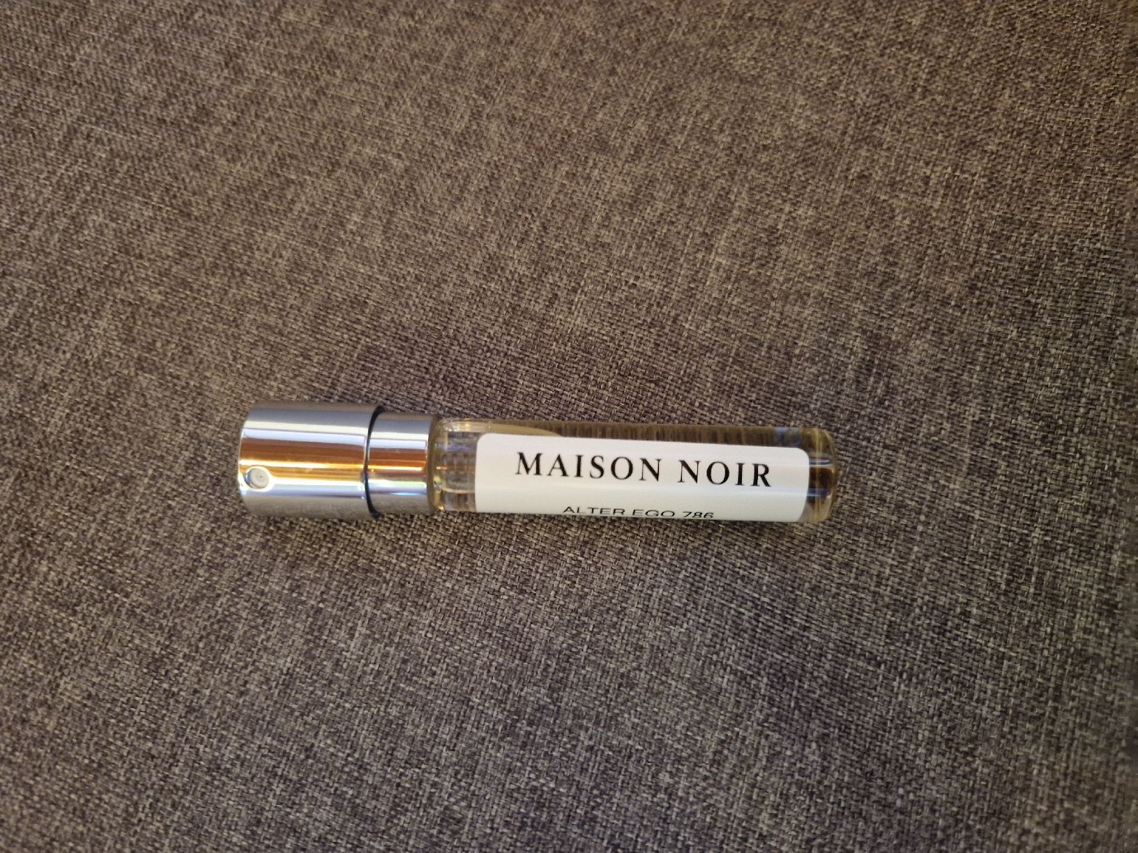 Profumi & Eau de Toilette: Maison Noir Alter Ego  786 (8ml) – Nuovo e nell'imballaggio originale da Arni AG venduto da Lea_Sahli 2
