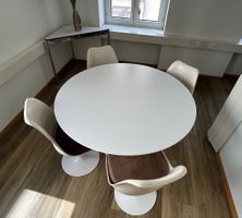 Runder Esstisch Saarinen 120 cm + 4 Tulip Stühle