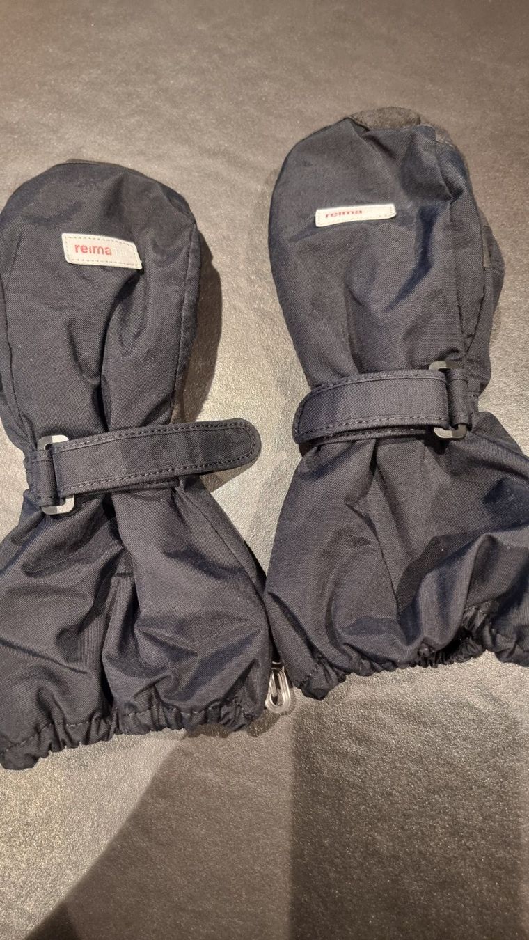 Reima Guanti: Reima Winter Handschuhe, schwarz, Grösse 6, – Usato da Buttikon SZ venduto da Limo180