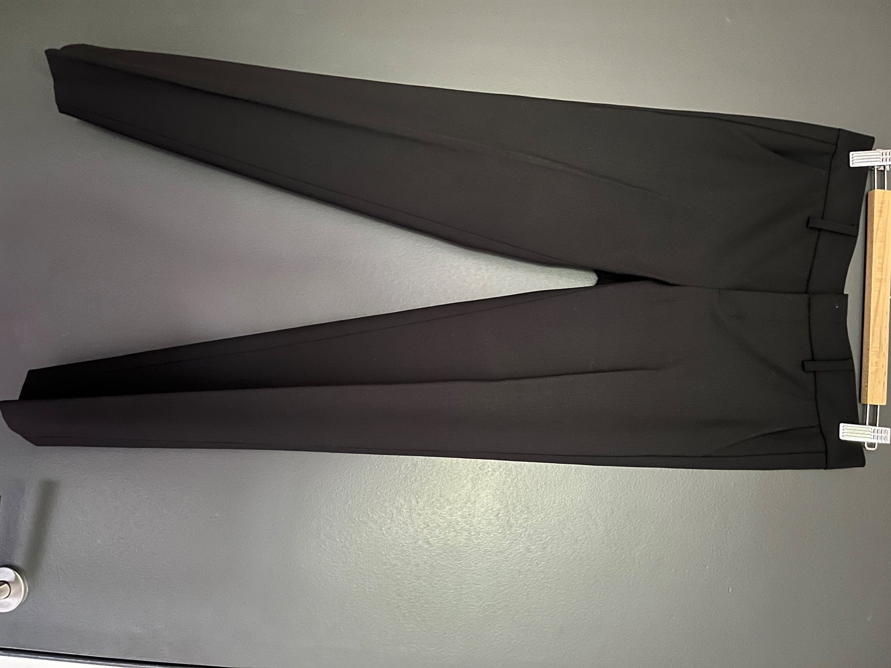 Pantaloni: Vince schmal geschnittene Hose – Usato da Zürich venduto da Danielan0 1