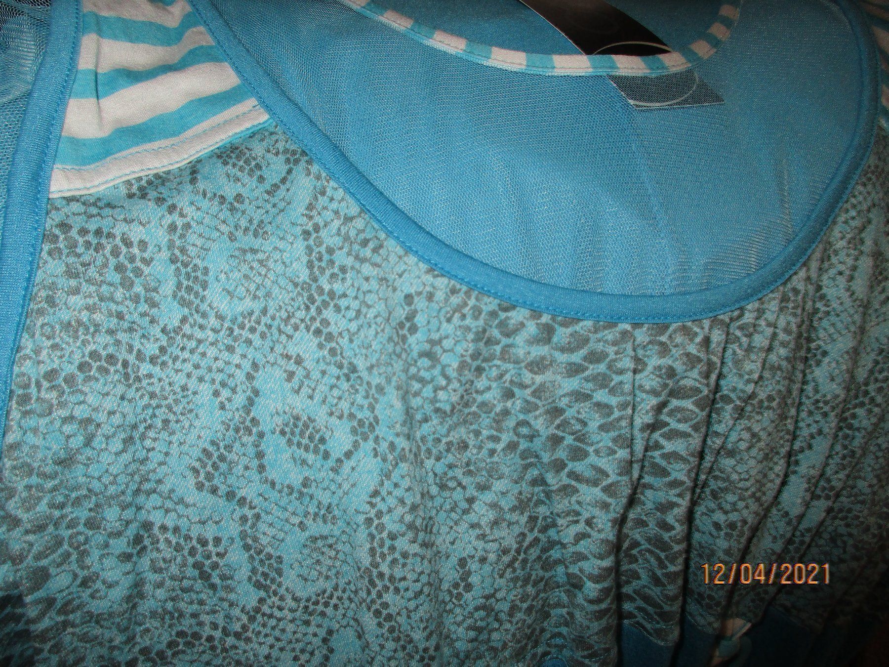 T-shirt: ONE ONE Shirt wunderschön speziell 44-46 – Nuovo (secondo la descrizione) da Ottenbach venduto da Claurin 5