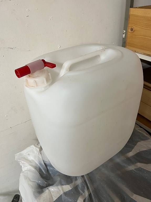 Accessoires: Wasserspender mit Wasserhahn – Neuf avec emballage d'origine à Adliswil par BoraZH2022